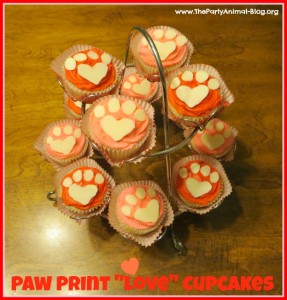 Paw print love cupcakes